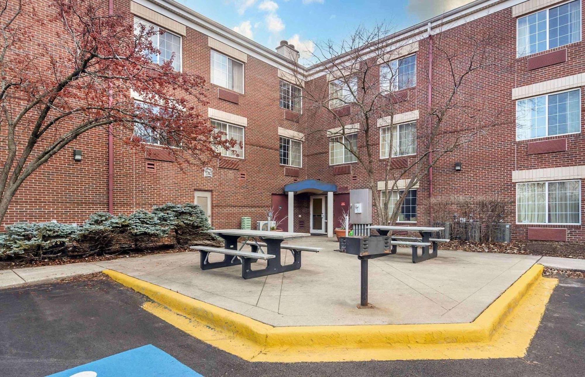 Extended Stay America Select Suites - Chicago - Westmont - Oak Brook Zewnętrze zdjęcie